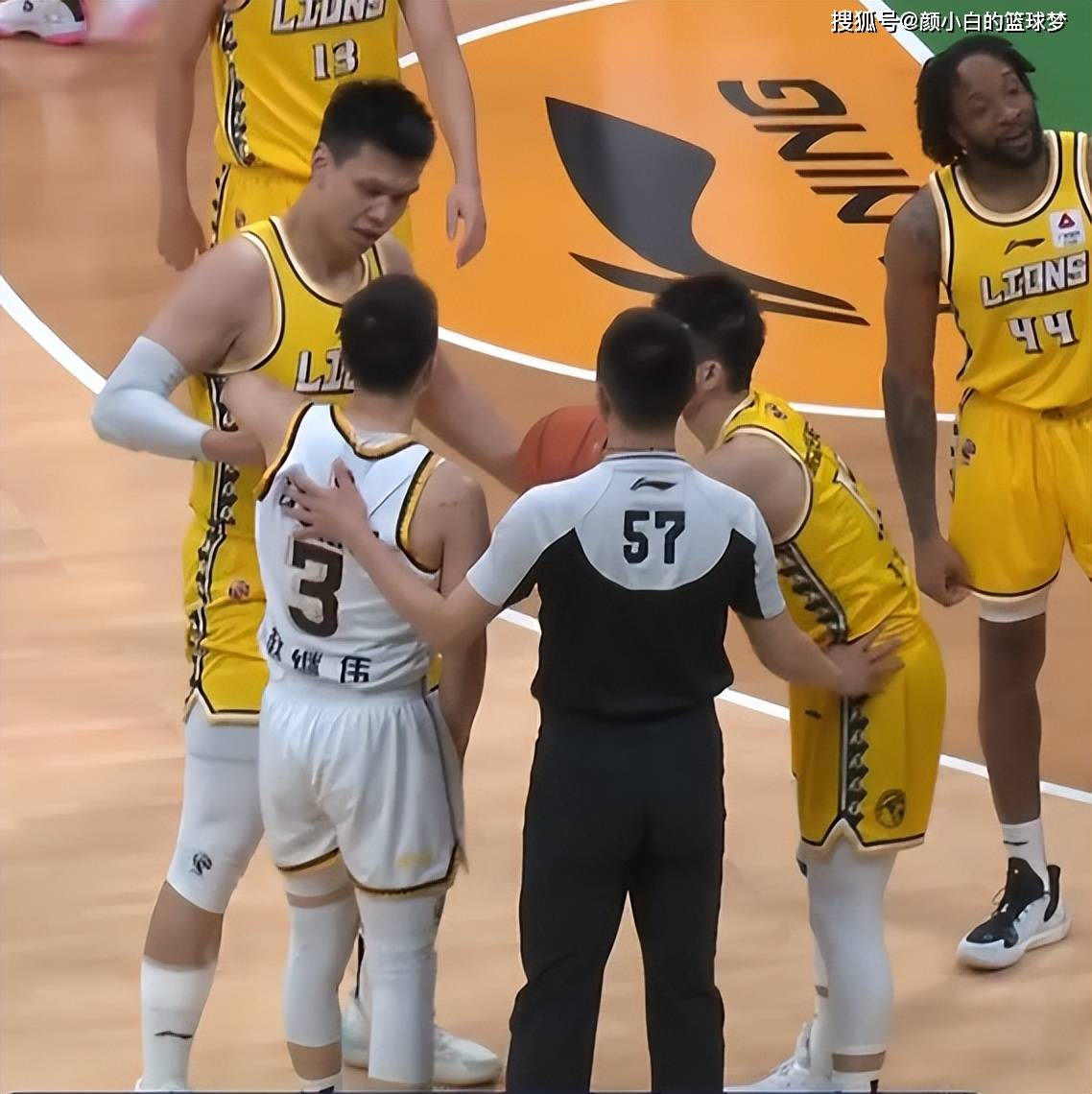 太阳碾压猛龙，孙铭徽关键制胜