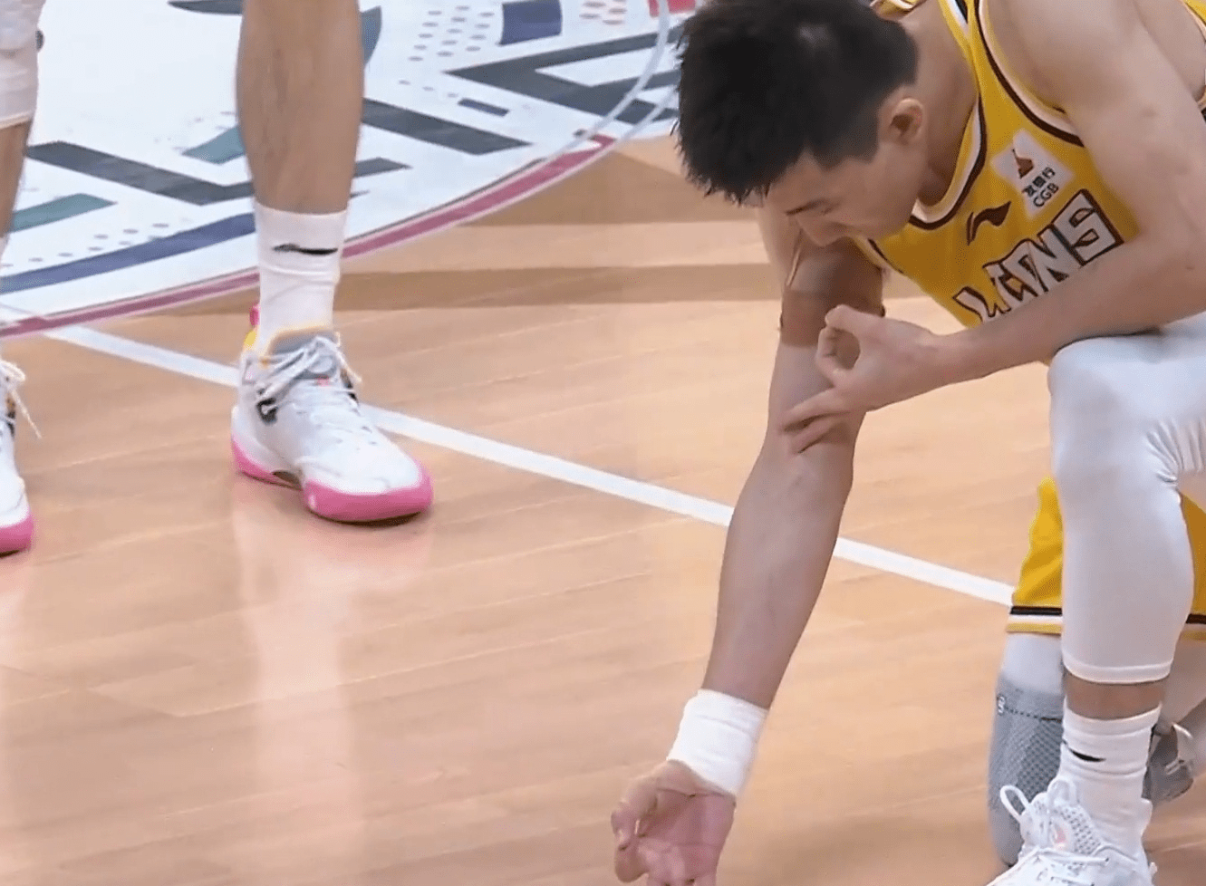 太阳碾压猛龙，孙铭徽关键制胜