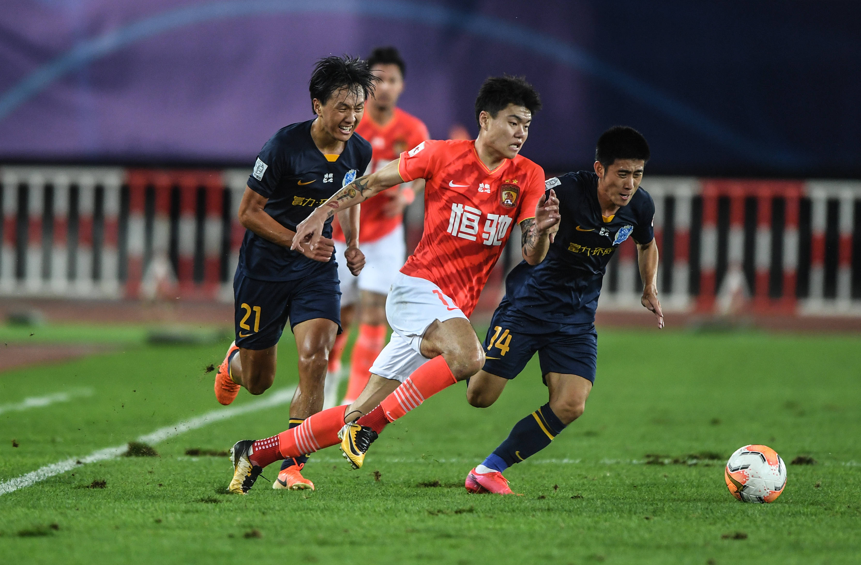 广州富力将对阵申花，胜负难料