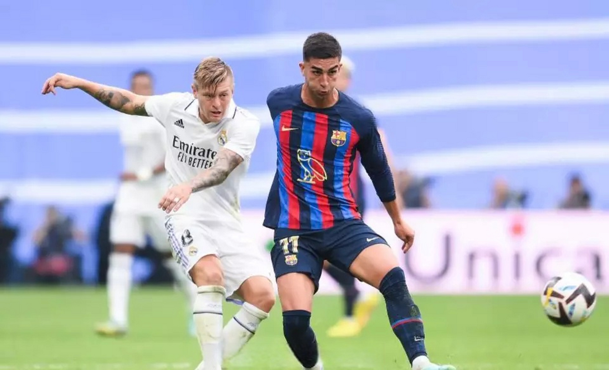 莱斯特城客场战平曼联，稳定排名