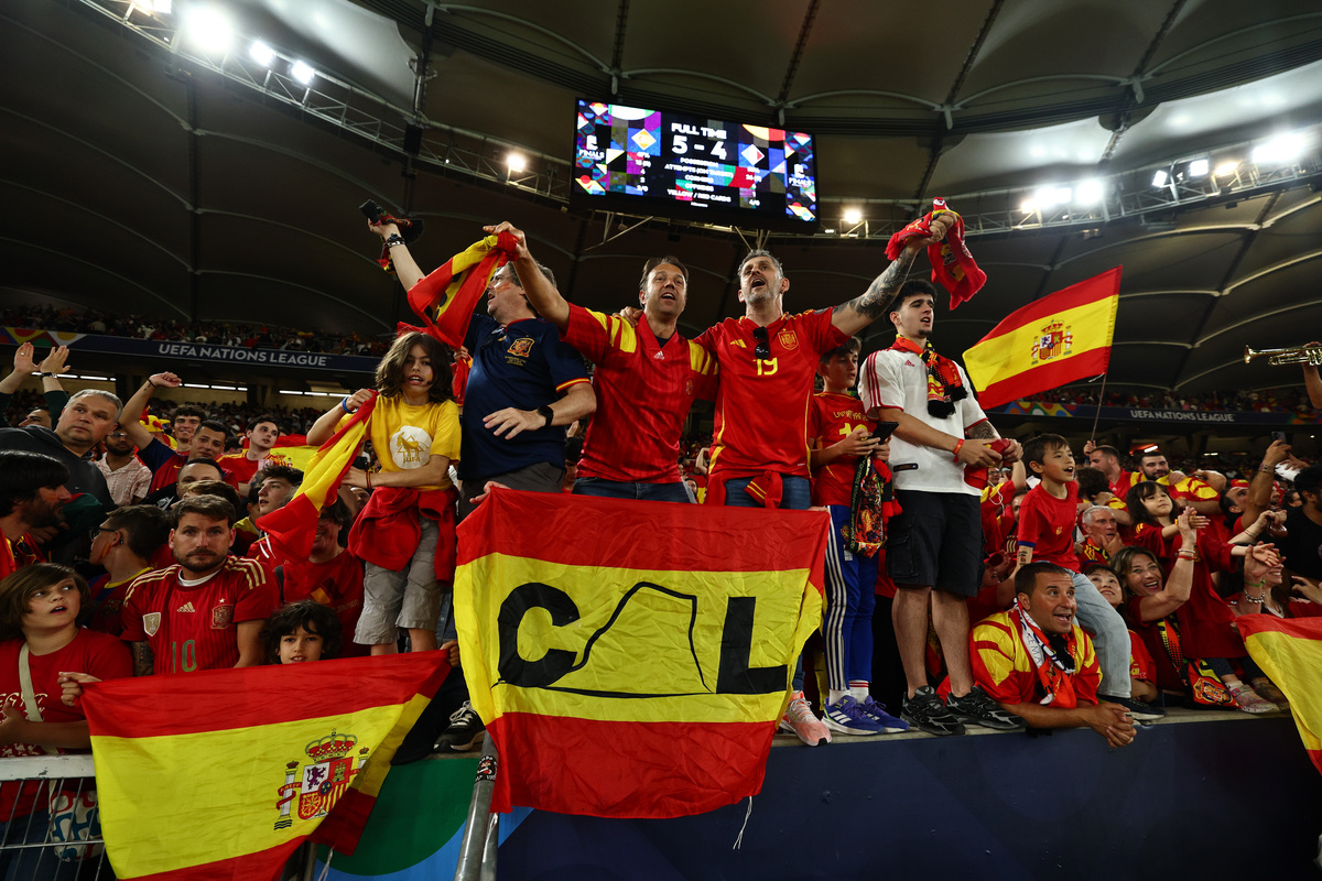 球星状态火爆，多次进球助球队获胜