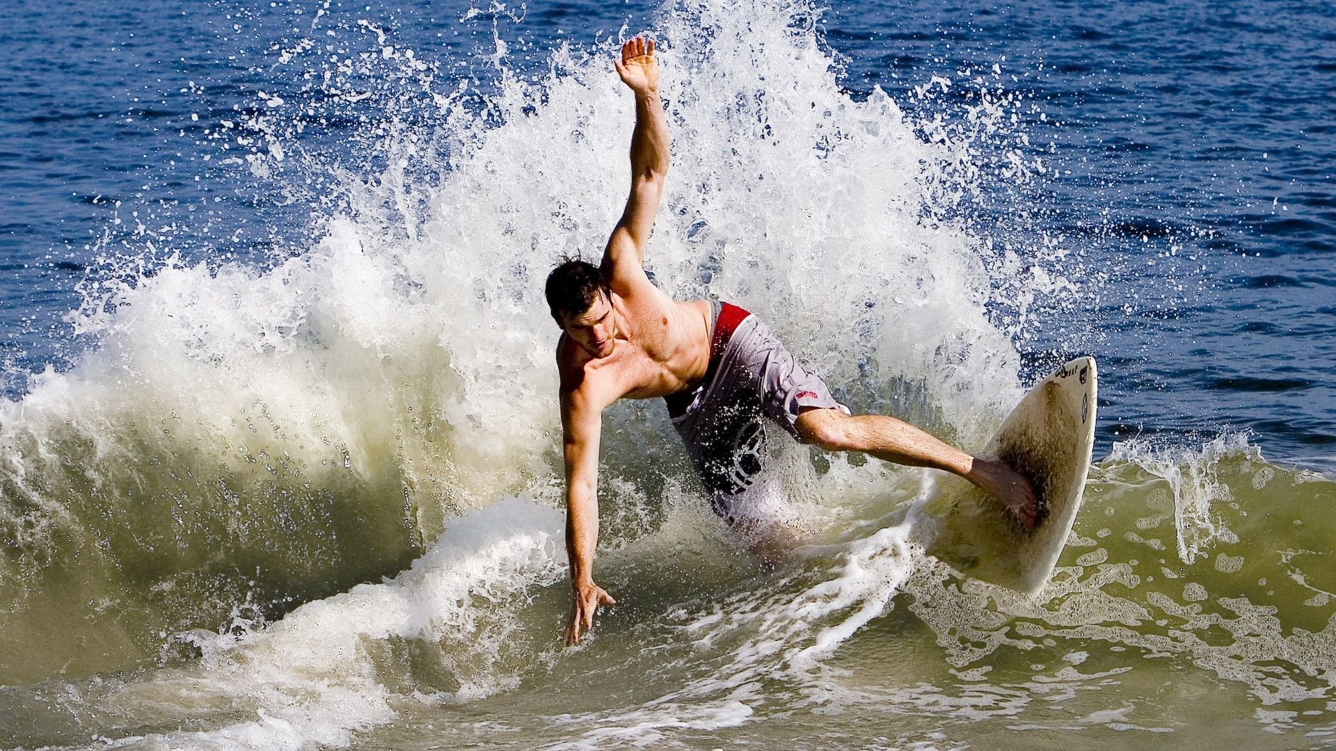 欧冠淘汰赛焦点战，魔术击败老鹰，战术魔法如何改写历史？